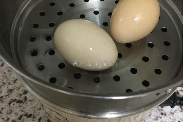 宝宝辅食——麻酱笨鸡蛋的做法图解1