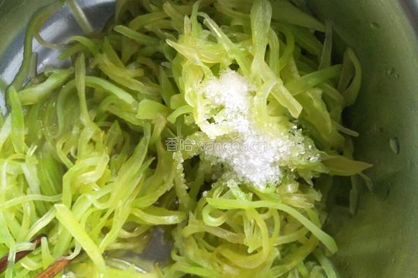 糖醋莴笋丝的做法图解5