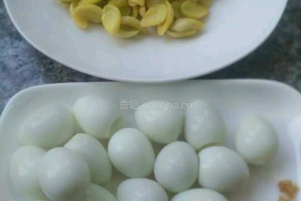 鹌鹑蛋白果陈皮甜汤的做法图解2