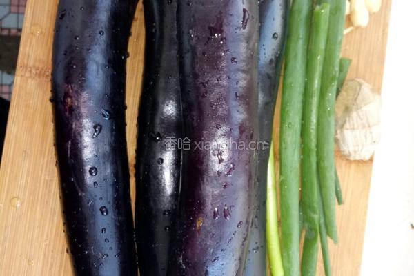 酱香肉沫茄子(电饭锅版）的做法图解1