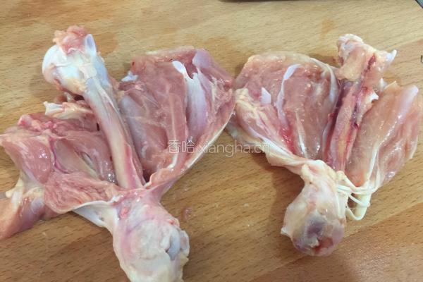 香菇蒸鸡腿肉的做法图解2