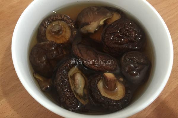 香菇蒸鸡腿肉的做法图解5