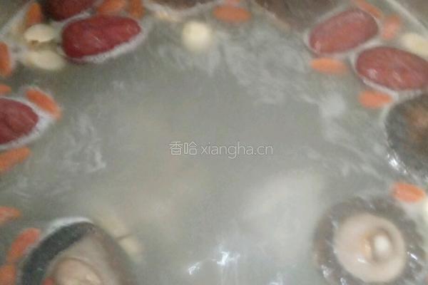 排骨边药材汤的做法图解4
