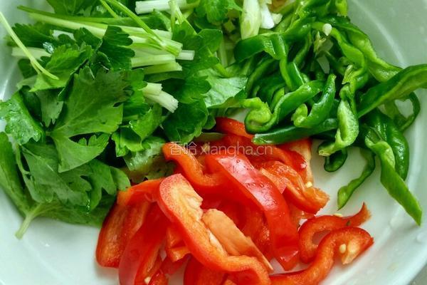 香芹炒豆干的做法图解2
