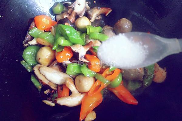 香菇辣椒烧丸子的做法图解10
