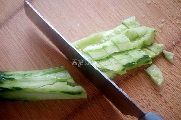 凉拌拍黄瓜的做法图解3