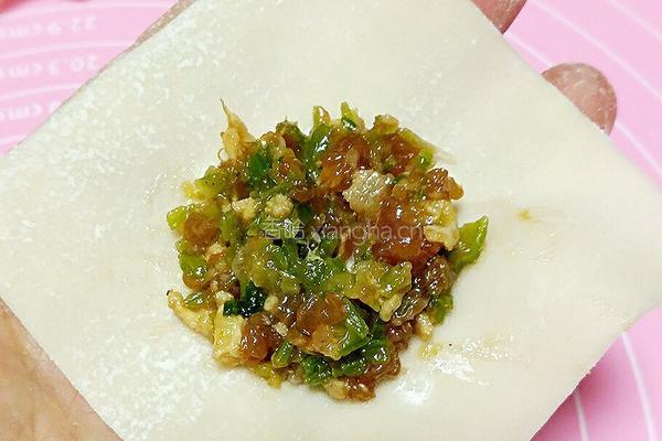 猫耳朵馄饨～芹菜鲜肉馅的做法图解2
