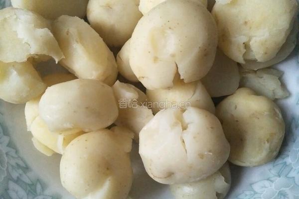 孜然黑胡椒迷你小土豆的做法图解3