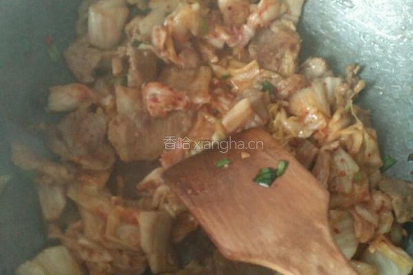 辣白菜炒五花肉土豆片的做法图解6