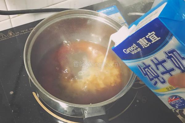奶盖茶的做法图解2