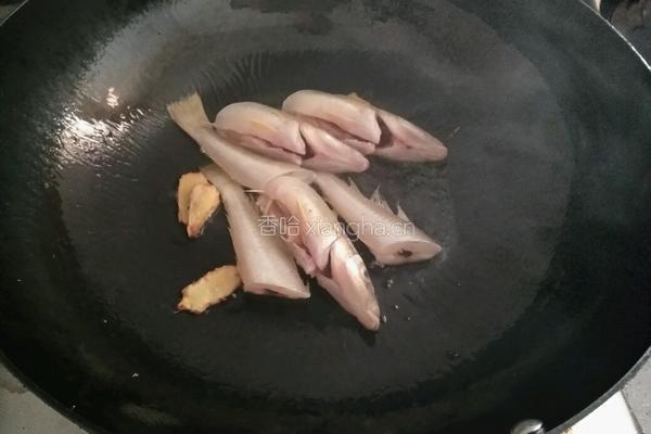 番茄鱼汤的做法图解3
