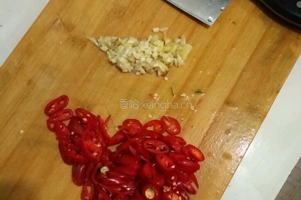 香辣鸡翅的做法图解1