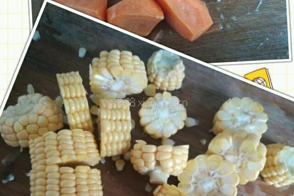 玉米胡萝卜墨鱼炖肉的做法图解5