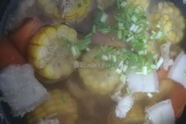 玉米胡萝卜墨鱼炖肉的做法图解9