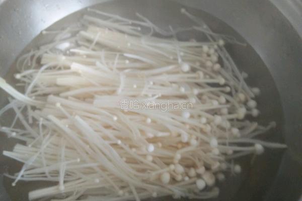 凉拌金针菇的做法图解3