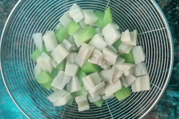 莲藕豌豆爆肉丁的做法图解4