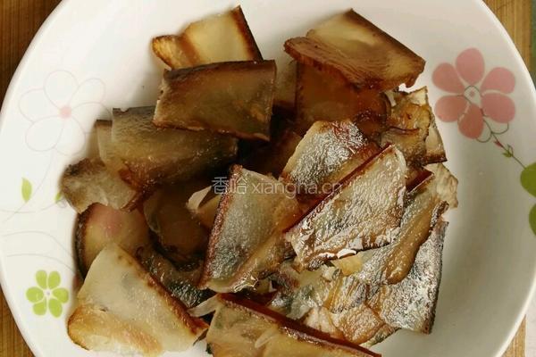 腊肉炒青椒的做法图解2