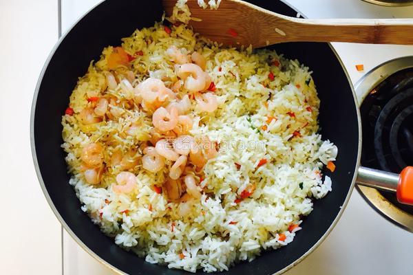 银鱼虾仁炒饭的做法图解6