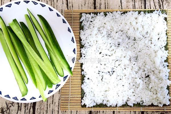 日式紫菜包饭的做法图解5
