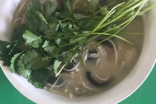 杂菇鲫鱼汤的做法图解5