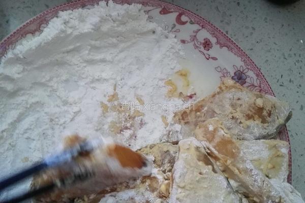 油炸香稣鱼排的做法图解3
