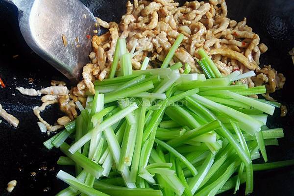 芹菜炒肉的做法图解8