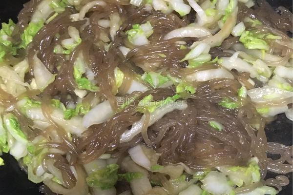 白菜炒红薯粉丝的做法图解9