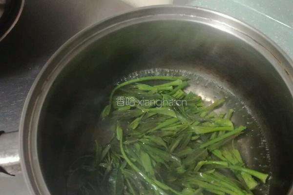 香椿煎鸡蛋的做法图解2