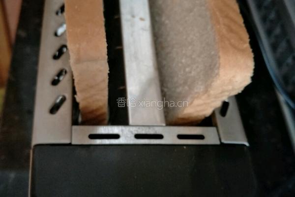 烤面包片加番茄酱的做法图解5