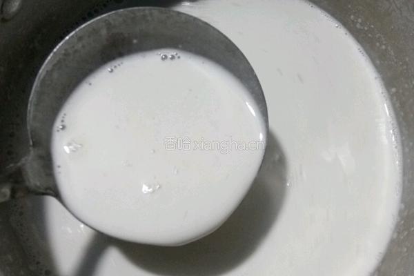 椰汁千层马蹄糕的做法图解3