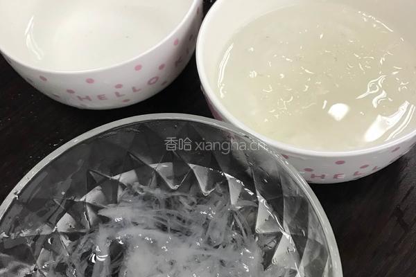 石峰糖牛奶燕窝的做法图解2