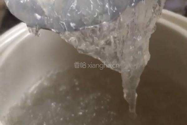 石峰糖牛奶燕窝的做法图解5