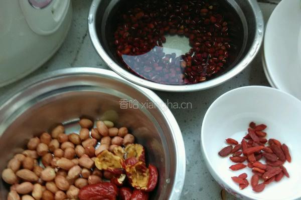 红豆红枣花生粥的做法图解2