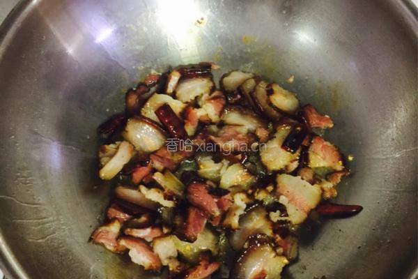 青蒜苗炒腊肉的做法图解4