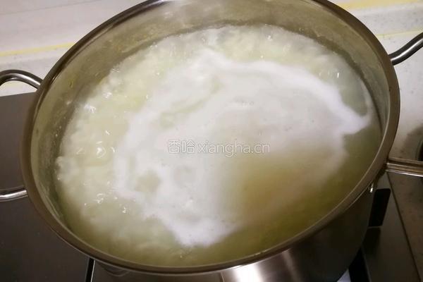 芹菜虾仁粥的做法图解1