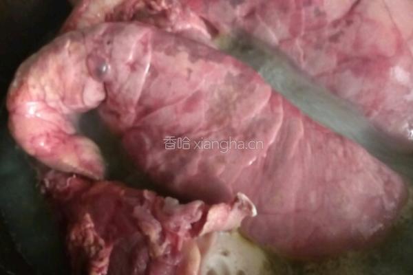 干煸麻辣猪肺子的做法图解2