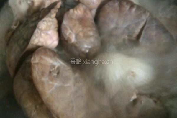 干煸麻辣猪肺子的做法图解3