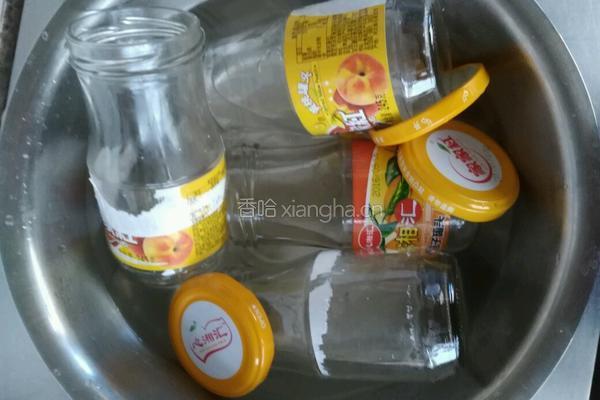 菠萝罐头的做法图解1