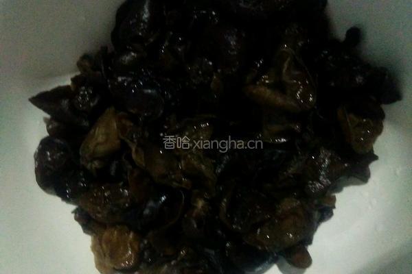 凉拌木耳的做法图解1
