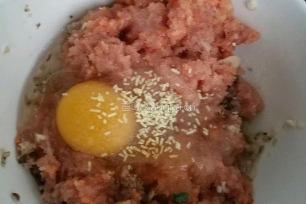 韭菜肉馅饺子的做法图解3