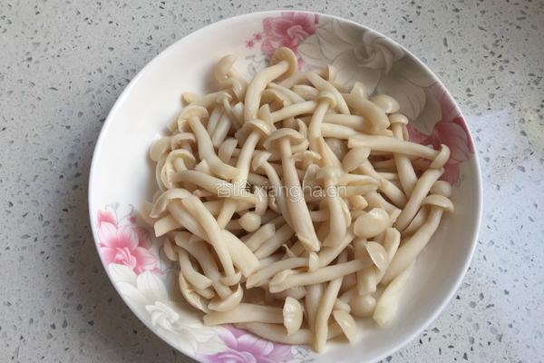 素炒白玉菇的做法图解2