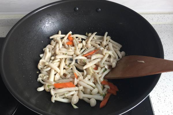 素炒白玉菇的做法图解7