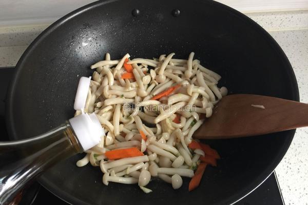 素炒白玉菇的做法图解8