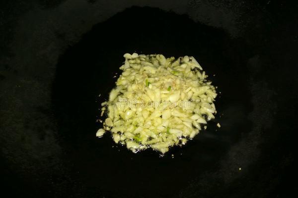 蒜末茼蒿的做法图解3