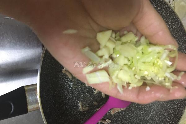 儿童鱼香肉丝的做法图解2