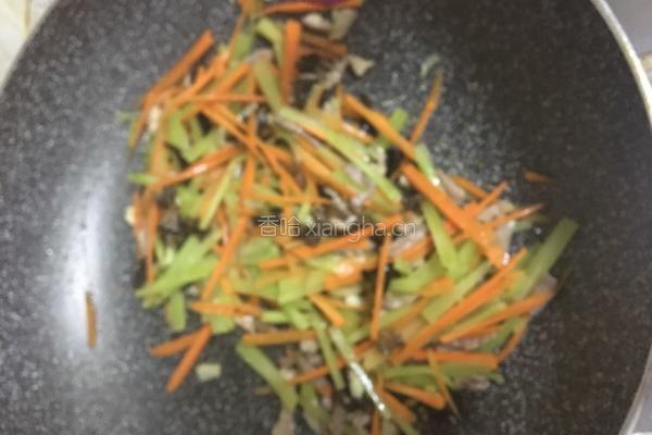 儿童鱼香肉丝的做法图解3