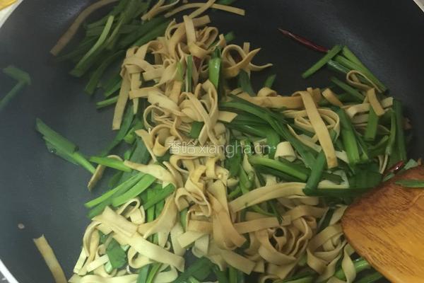香油韭菜豆腐皮的做法图解5
