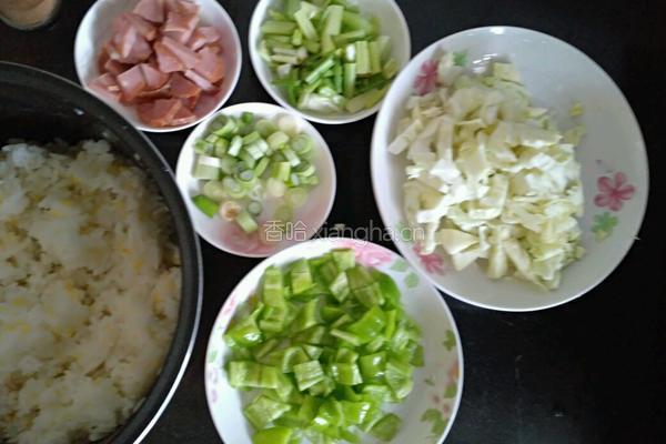 香肠青蔬炒饭的做法图解2