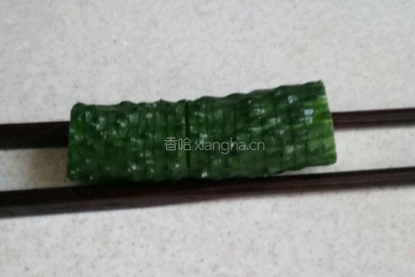 蓑衣黄瓜的做法图解3
