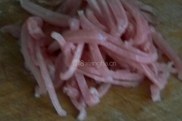 榨菜炒肉丝的做法图解1